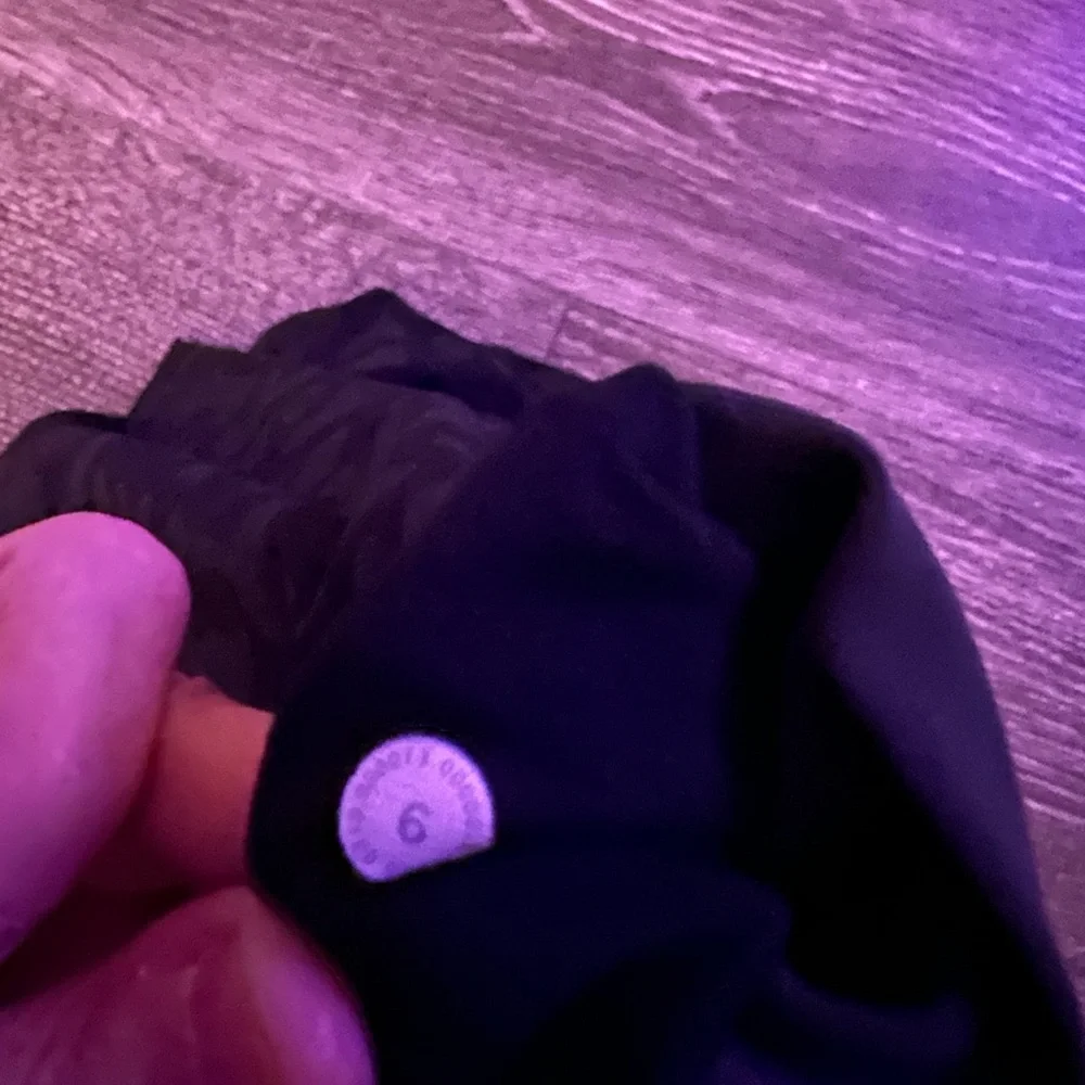 Lululemon black and animal print leggings size small - Picture 3 of 3